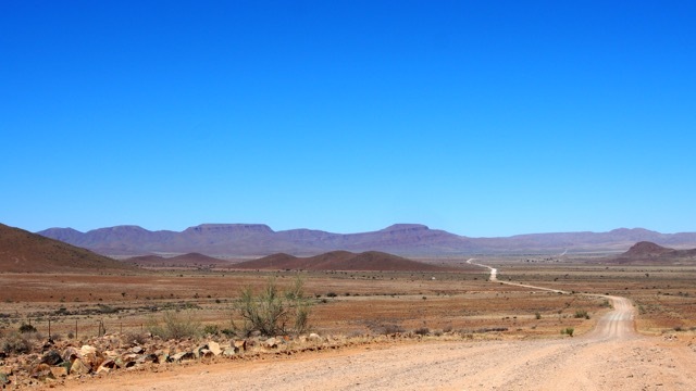 Auf den Weg in die Namib Wüste, Namibia © Foto Sabine Lueder