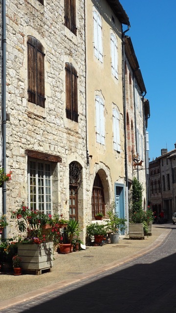 Typisch französische Städtchen in der Dordogne, Foto Sabine Lueder